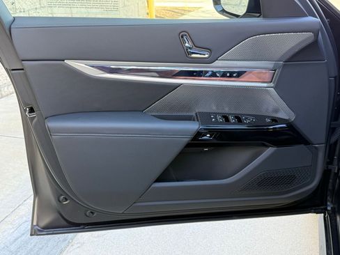 New 2026 BMW 760i xDrive w/ Executive Package image 19