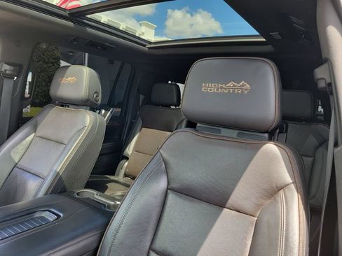 Used 2021 Chevrolet Suburban High Country w/ Premium Package AWD/4WD image 22