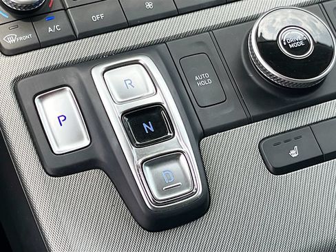 Used 2025 Hyundai Palisade SEL FWD image 17