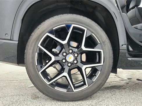 Used 2025 Chevrolet Traverse High Country AWD/4WD image 13