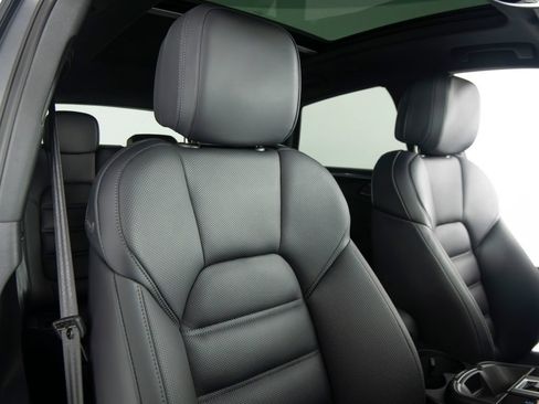 Certified 2026 Porsche Macan AWD/4WD image 39