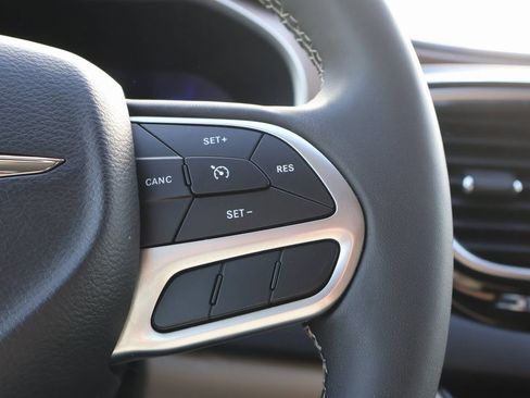 Used 2024 Chrysler Voyager LX image 27