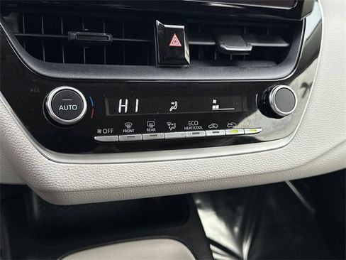 Certified 2024 Toyota Corolla LE image 27
