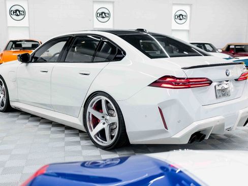 Used 2025 BMW M5 w/ Carbon Package AWD/4WD image 9