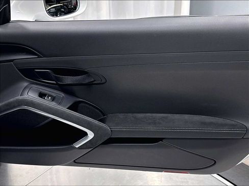 Used 2016 Porsche Cayman GT4 RWD image 26