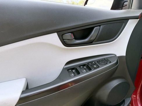 Certified 2022 Hyundai Kona SE AWD/4WD image 17