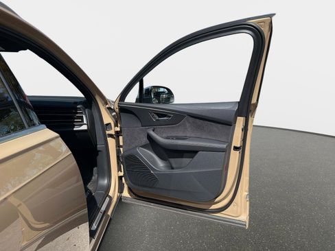 Used 2025 Audi SQ7 Premium Plus image 21