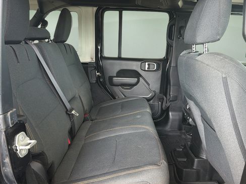 Used 2024 Jeep Wrangler Unlimited AWD/4WD image 15