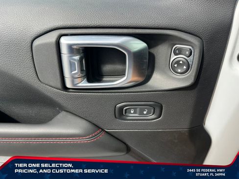 Used 2024 Jeep Wrangler Unlimited Rubicon AWD/4WD image 17