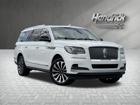 Used 2023 Lincoln Navigator L Reserve RWD image 2