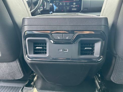 Used 2025 GMC Sierra 2500 AT4X w/ AT4X AEV Edition AWD/4WD image 29