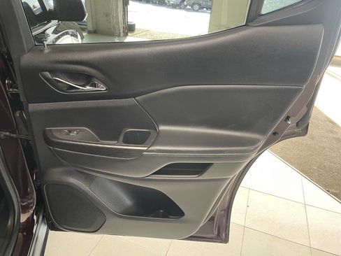 Used 2018 GMC Acadia SLT image 27