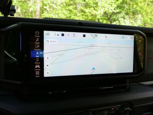 Used 2024 Jeep Wrangler Unlimited Rubicon w/ Technology Group image 12