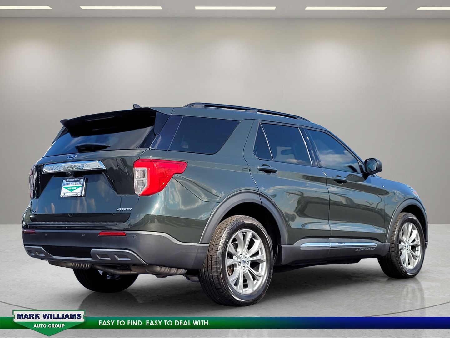 Certified 2022 Ford Explorer XLT w/ Equipment Group 202A AWD/4WD image 4