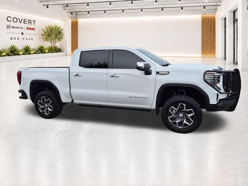 Used 2026 GMC Sierra 1500 SLT AWD/4WD image 16