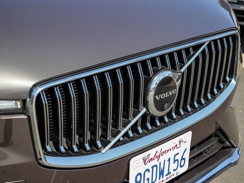 Used 2023 Volvo XC60 B5 Plus AWD/4WD image 5