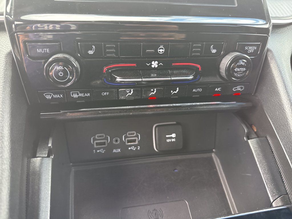 Used 2025 Jeep Grand Cherokee Altitude AWD/4WD image 18