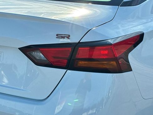Used 2024 Nissan Altima 2.5 SR FWD image 29