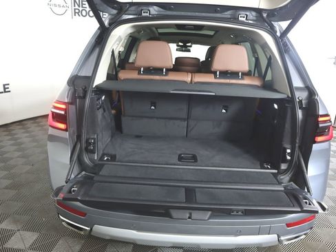 Used 2024 BMW X7 xDrive40i w/ Climate Comfort Package image 33