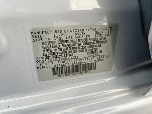 Used 2025 Nissan Versa SV image 29