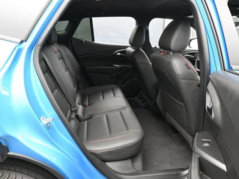 Used 2025 Chevrolet Trax RS FWD image 34