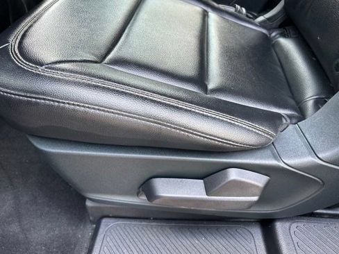 Used 2021 Ford Explorer XLT w/ Equipment Group 202A AWD/4WD image 42
