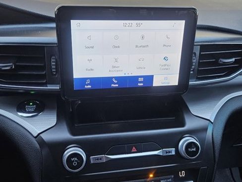 Certified 2020 Ford Explorer XLT w/ Equipment Group 202A image 19