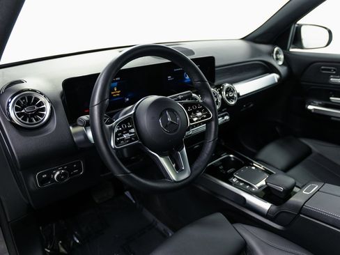 Certified 2023 Mercedes-Benz EQB 300 4MATIC image 8