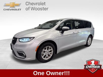 Used 2023 Chrysler Pacifica Touring-L