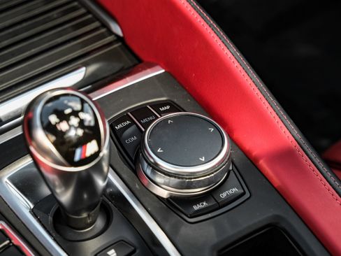 Used 2017 BMW X5 M image 25