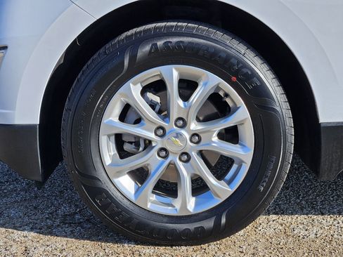 Used 2021 Chevrolet Equinox LS w/ LS Convenience Package image 12