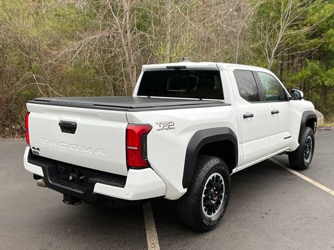 Used 2025 Toyota Tacoma TRD Off-Road w/ TRD Off Road Premium Package AWD/4WD image 5