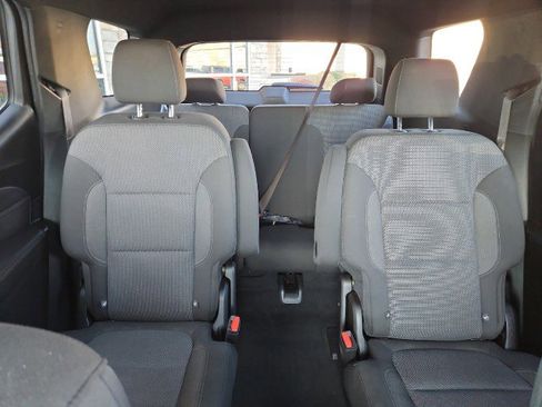 Used 2022 Chevrolet Traverse LT image 21