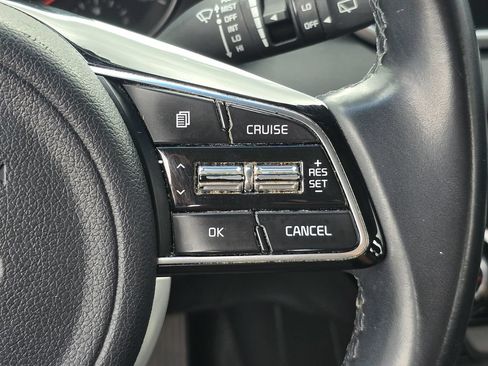 Certified 2022 Kia Sportage EX AWD/4WD image 32