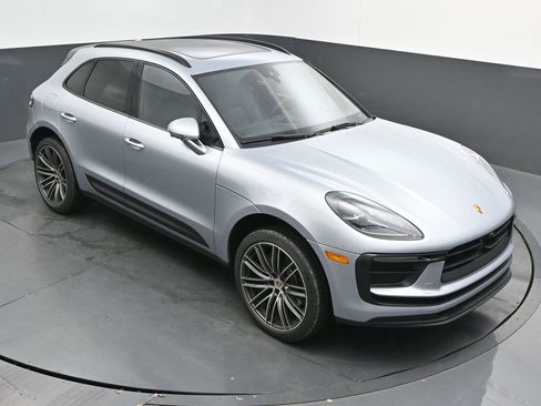 New 2026 Porsche Macan image 47