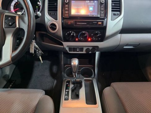 Used 2015 Toyota Tacoma 4x4 Double Cab w/ TRD Sport Package image 20