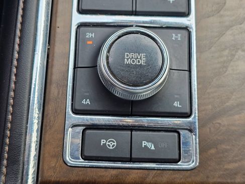 Used 2018 Ford Expedition Platinum AWD/4WD image 41