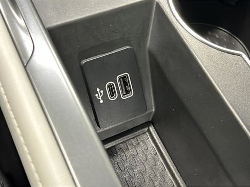 Used 2025 Lincoln Nautilus Premier w/ Equipment Group 102A AWD/4WD image 39