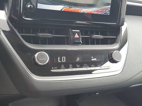 Used 2024 Toyota Corolla LE FWD image 28