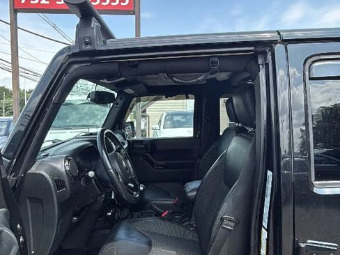 Used 2016 Jeep Wrangler Unlimited Sahara image 10