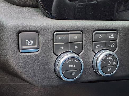 New 2026 GMC Sierra 1500 SLT image 14