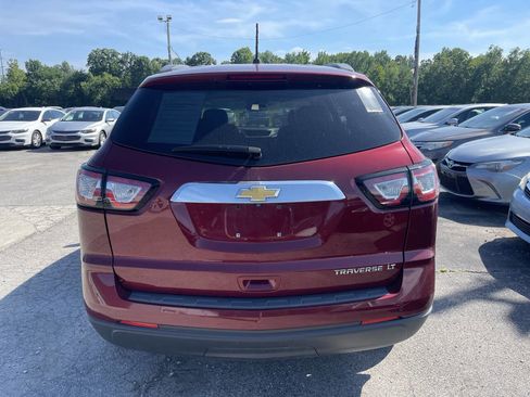 Used 2015 Chevrolet Traverse LT w/ Style and Technology Package FWD image 5