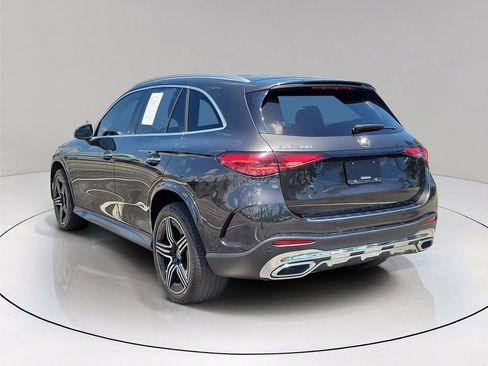 Used 2023 Mercedes-Benz GLC 300 image 4