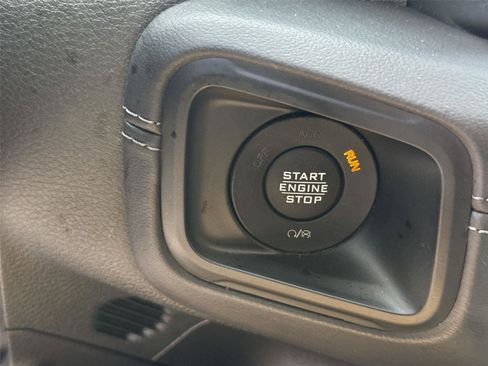 Used 2025 Jeep Wrangler Unlimited Rubicon AWD/4WD image 15