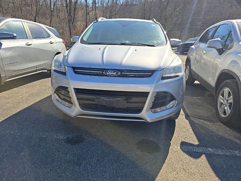 Used 2016 Ford Escape Titanium image 2