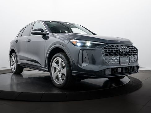 Certified 2025 Audi Q5 Premium Plus w/ Premium Plus image 1