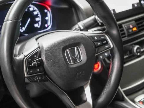Used 2018 Honda Accord Touring image 21