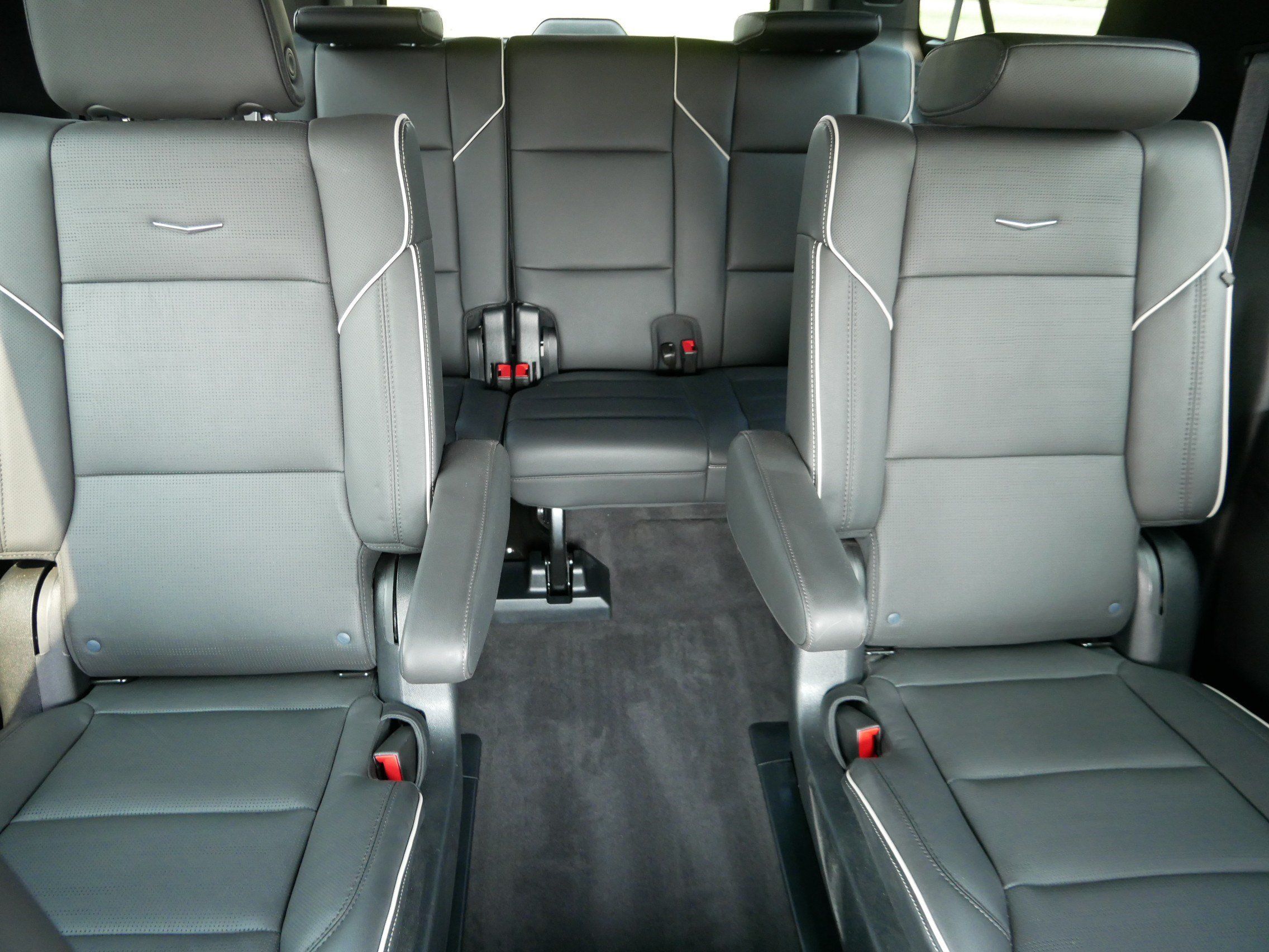Used 2023 Cadillac Escalade ESV Premium Luxury w/ LPO, Radiant Package AWD/4WD image 13