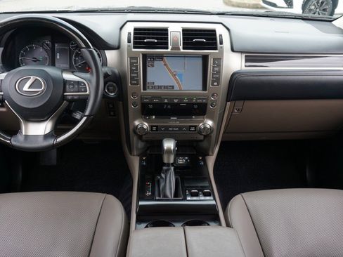 Used 2021 Lexus GX 460 Premium w/ Premium Plus Package image 29