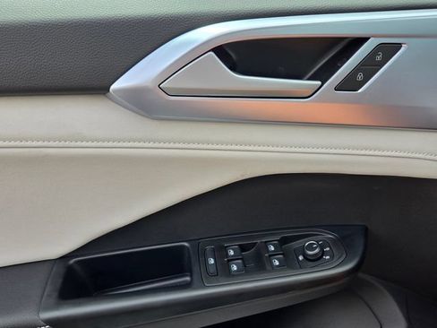 New 2026 Volkswagen Taos SE AWD/4WD image 27